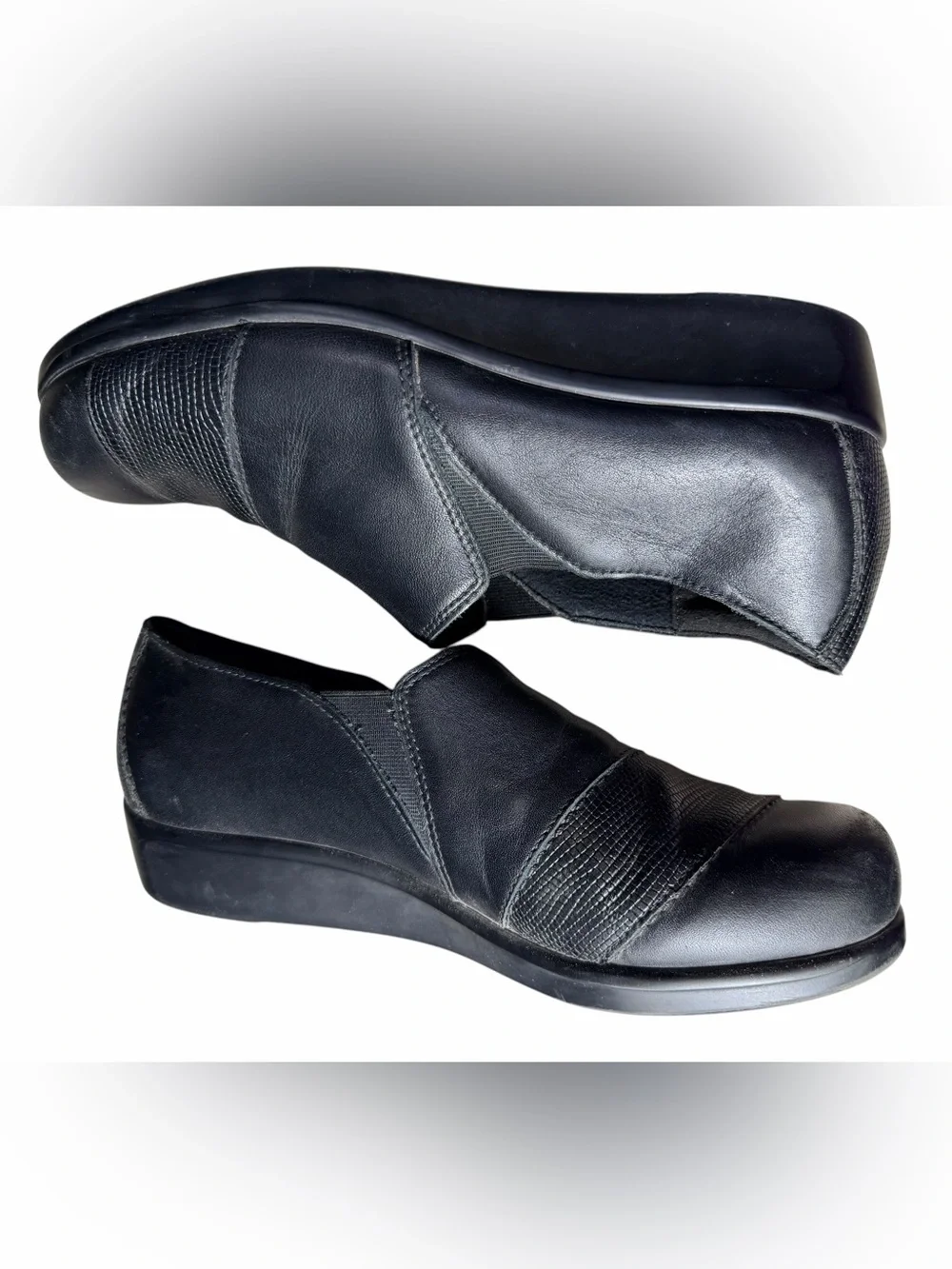 SAS Women's Black Leather Slip-On Shoes Wedge Arch Support Tripad 10M W/ Accent